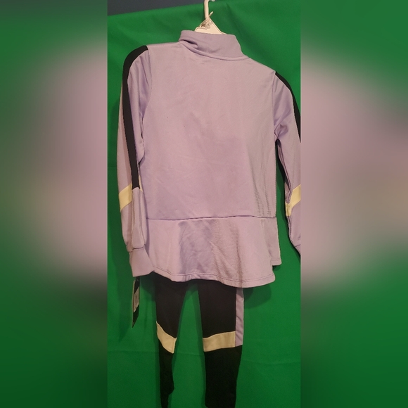 Girls Nike 2pc Set - Picture 2 of 11